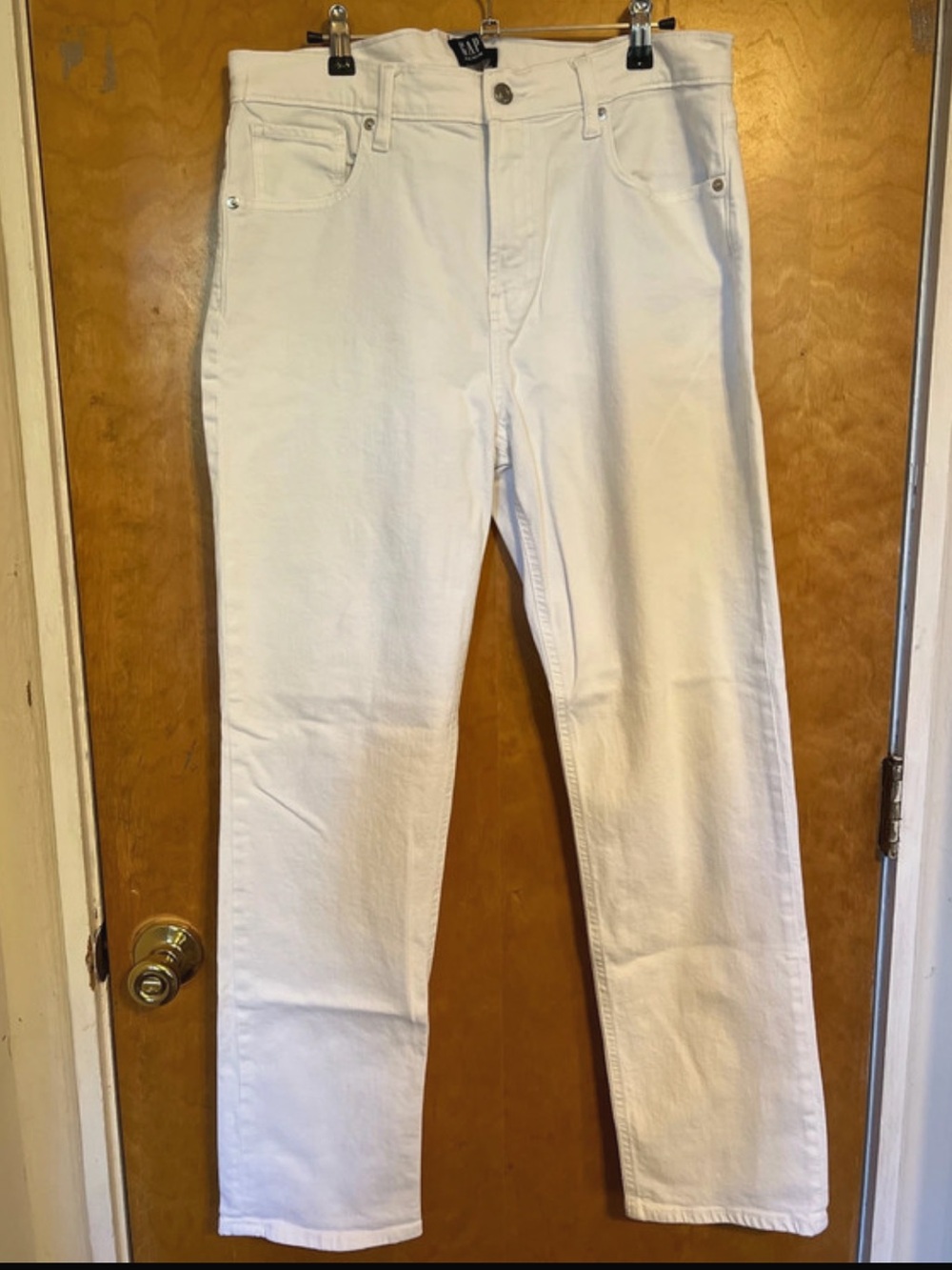 GAP Women’s White Straight Jeans